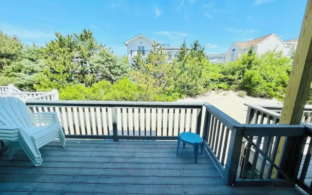 SEA Strand Court 3 #22