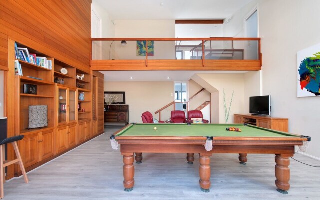 Sandy Point Road, 8, Sandy Bottoms