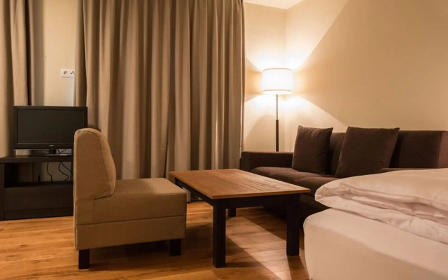 Mondrian Suites Berlin Checkpoint Charlie