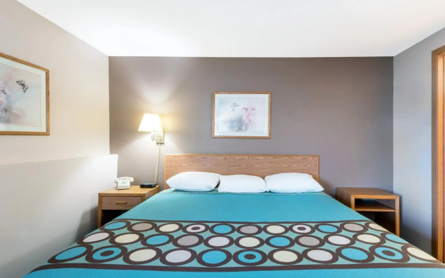 Super 8 By Wyndham Milbank