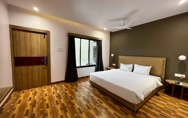 Paramount Riverfront Resort & Spa