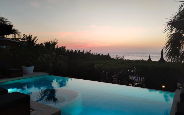 Casa Punta Coco & Beach Club