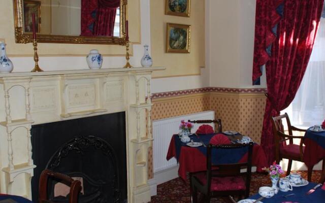 Ashwood House