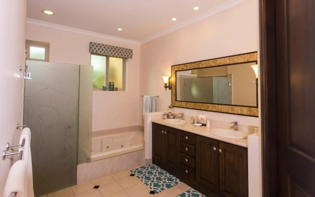 Bella Vista 3F- 3 bdr 3 1/2 Bath Family