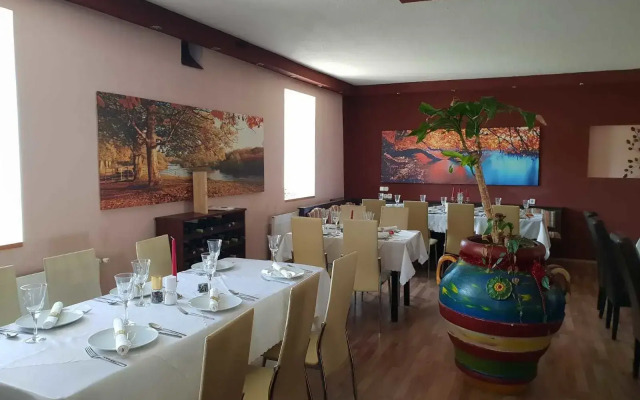 Taverna Kostalui Gasthof Pension