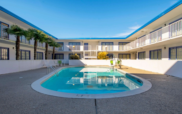 Motel 6 Opelousas, LA