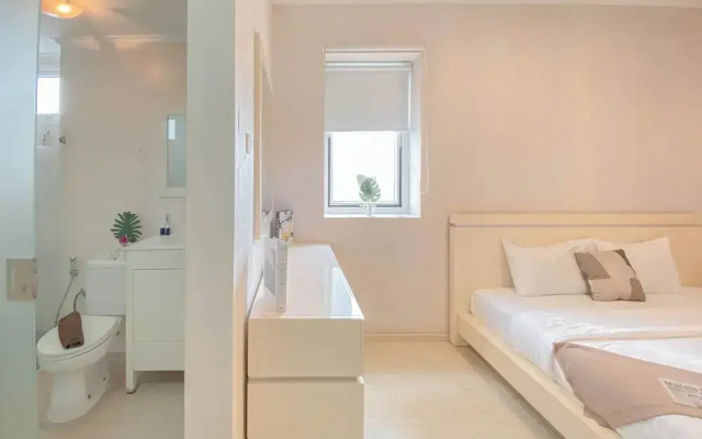 Strategic And Homey 2Br At Grand Palace Kemayoran Apartment