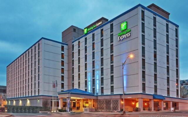 Holiday Inn Express Nashville Downtown Conf Ctr, an IHG Hotel