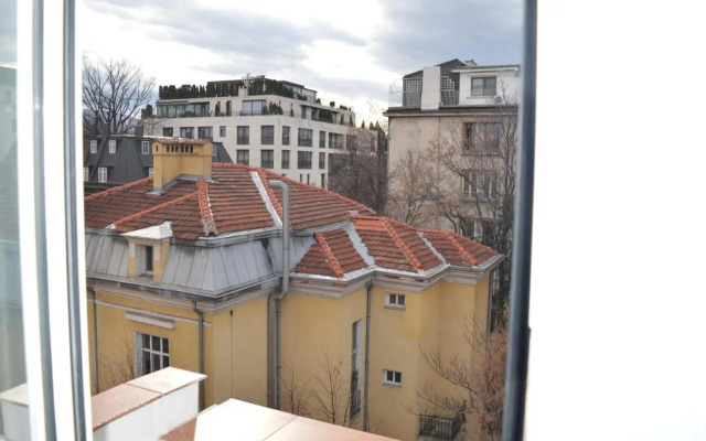 Atelier 9 - Art Mansard Studio