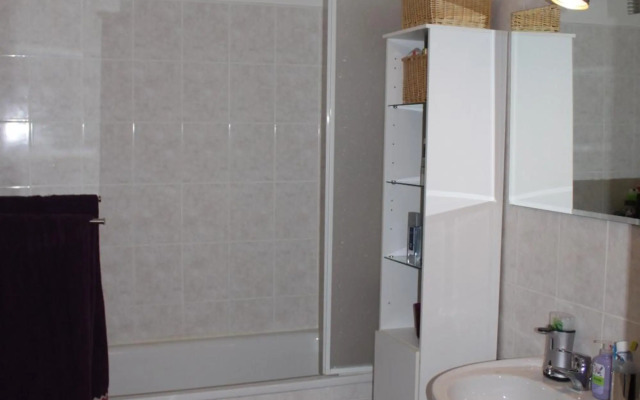 Sunny Two-story Apartment Kyje