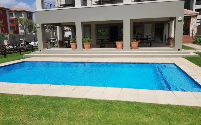 Nova Luxury Suites Saratoga 112