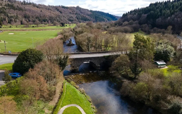 Woodenbridge Hotel and Lodge