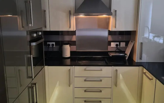 Remarkable 1-bed Apartment in Dartford