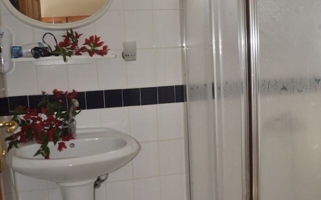 Dalyando Hotel