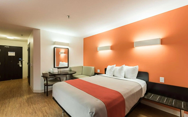 Motel 6 Moosomin, SK