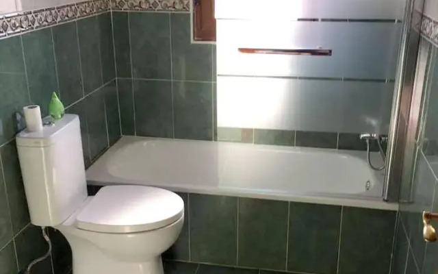 House With 5 Bedrooms in Casasola , With Enclosed Garden