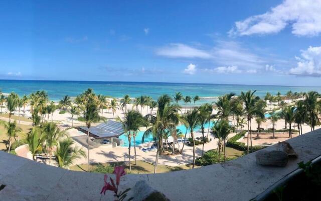 Beachfront Luxury Pent-House at Aquamarina, Cap Cana