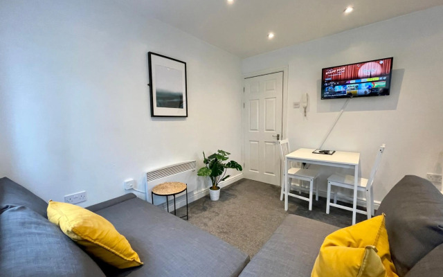 3 Person Apartment in City Centre