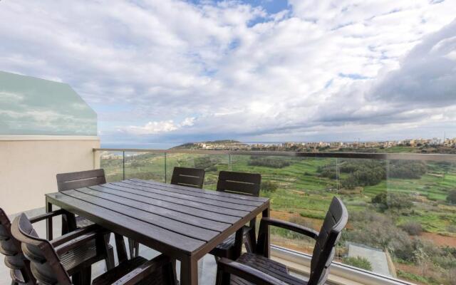Stunning Apartment with pool-Hosted by Sweetstay