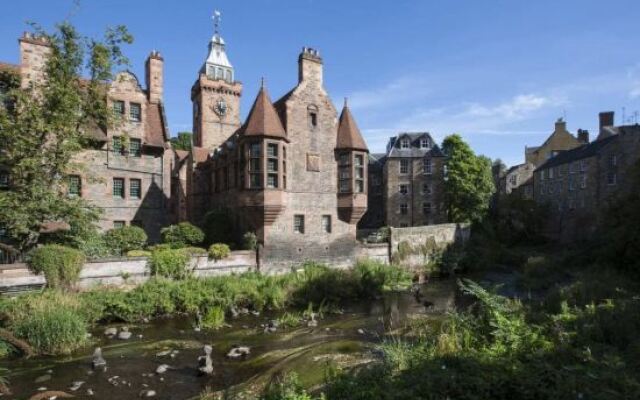 Iconic Dean Village Apartment