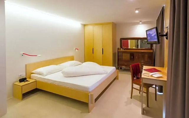 Restaurant Cafe Ladurner