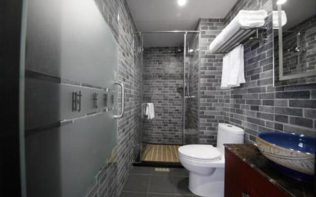 Nostalgia Hotel（Beijing Tiananmen Square & Qianmen Subway Station）