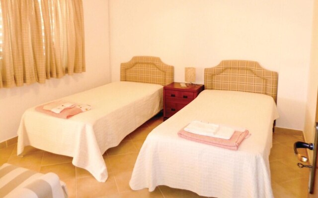 Nice Home in Guia With 4 Bedrooms, Wifi and Outdoor Swimming Pool