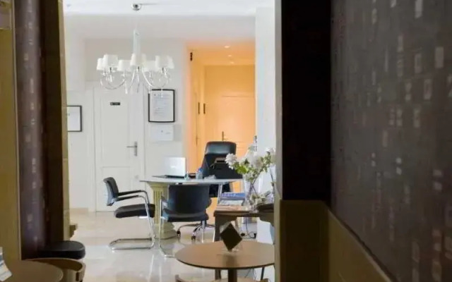 Hospederia Almundo by Alexandra Realty