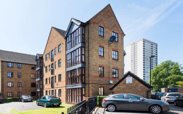 Lovely 2BR Flat in East London!
