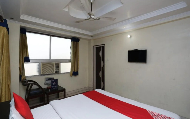 OYO 3061 Hotel De Pintu