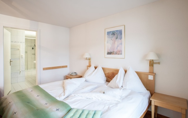 Garni Hotel Frohburg – Guest Rooms – Weggis