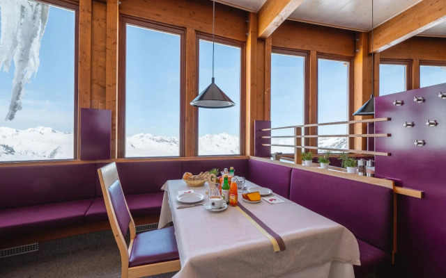 Glacier Hotel Grawand