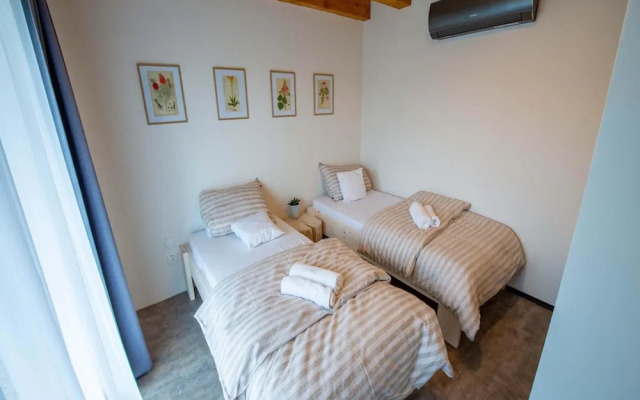Apartment Near Pernstejn Castle in Smrcek