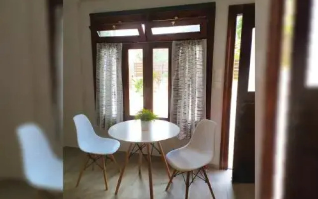 Elias Apartments