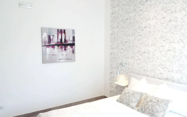 La Playa Apartments
