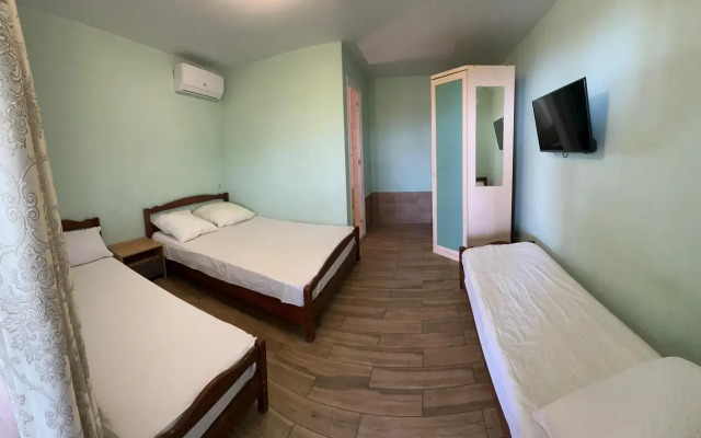 The Guest House At Henry's