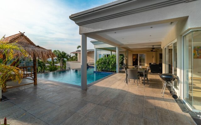 Stunning Luxury Golf and Pool Villas