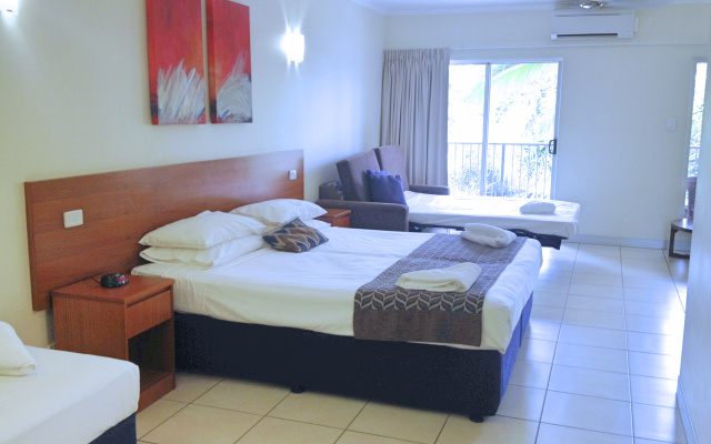 Cairns Queenslander Hotel & Apartments – Guest Rooms – Cairns