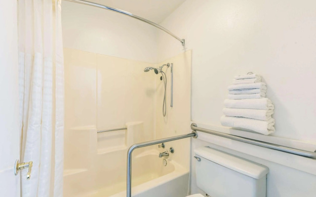 Super 8 by Wyndham Eastland