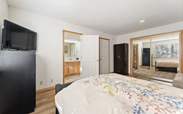 Pine Haven 3 Bedroom Home by RedAwning