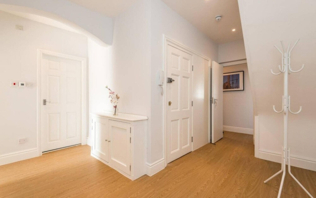Host Apartments Falkner House Family Duplex