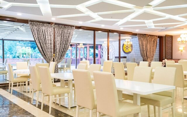 Flora Uzungol Resort Hotel