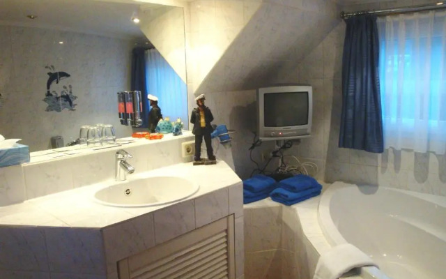 Hotelschiff Nedeva Bremen