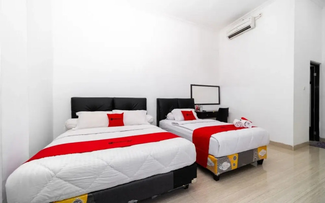 OYO Flagship 91534 Wisma Metro Permai