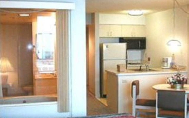 Atlantic Palace Suites