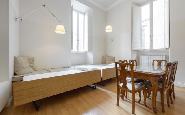 Travel & Stay - Navona 2