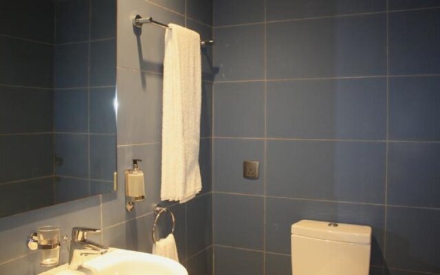Urbano Hotel By Roots
