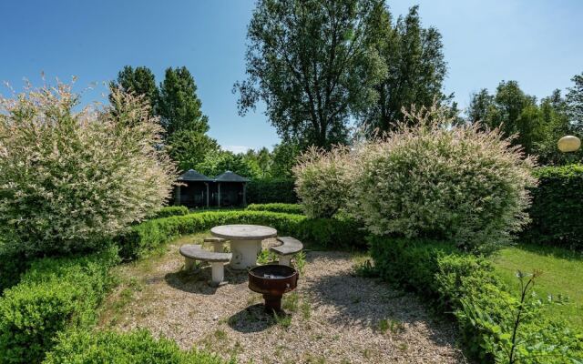 Quaint Holiday Home in Friesland by the Lake