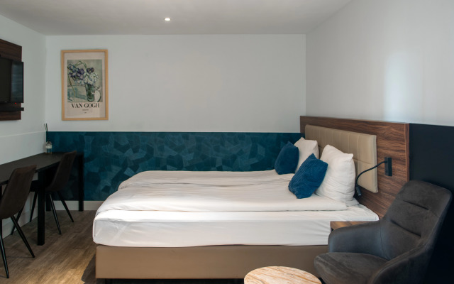 Amsterdam Lake Hotel