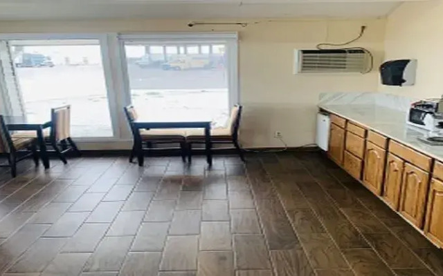 Americas Best Value Inn Elm Creek